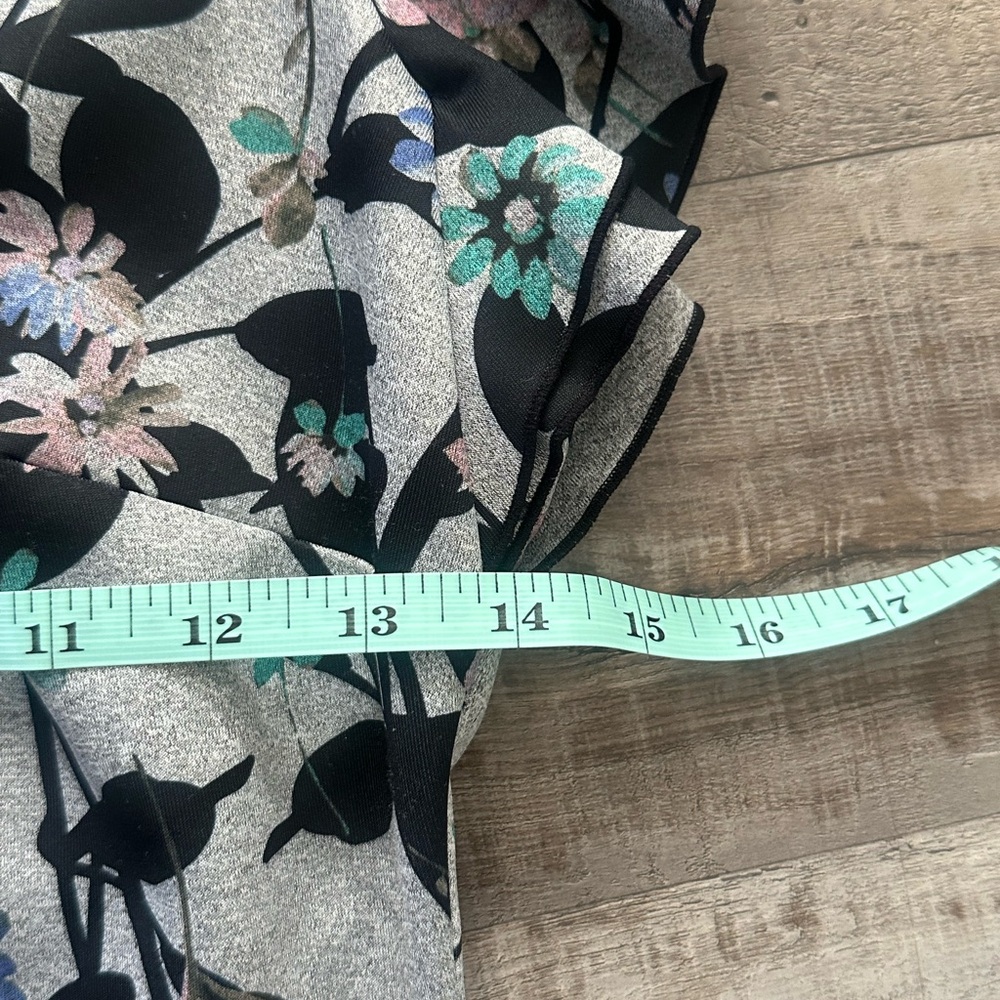 Floral Ruffle-Sleeve Sheath Dress - Black & Multi - Picture 4 of 7